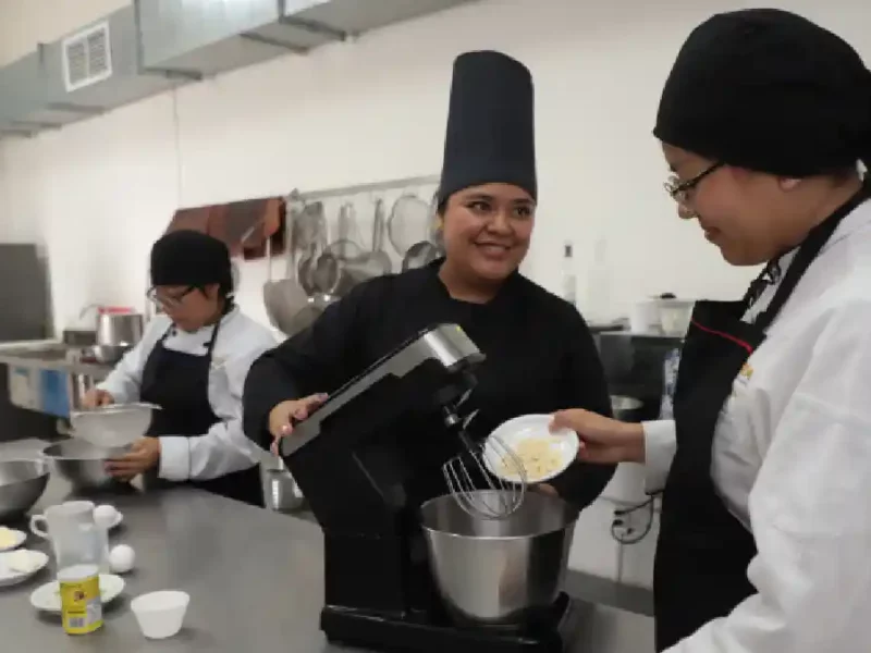 Ofrece SEDIF oferta educativa en gastronomía, diseño de modas y estilismo