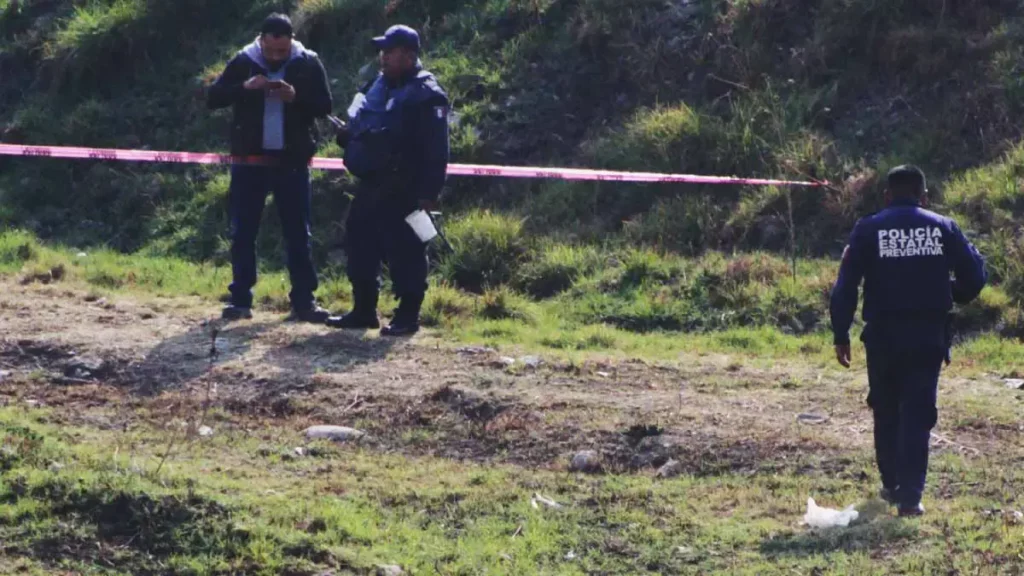 Abandonan cuerpo de hombre con diversas puñaladas en San Juan La Cañada, Puebla