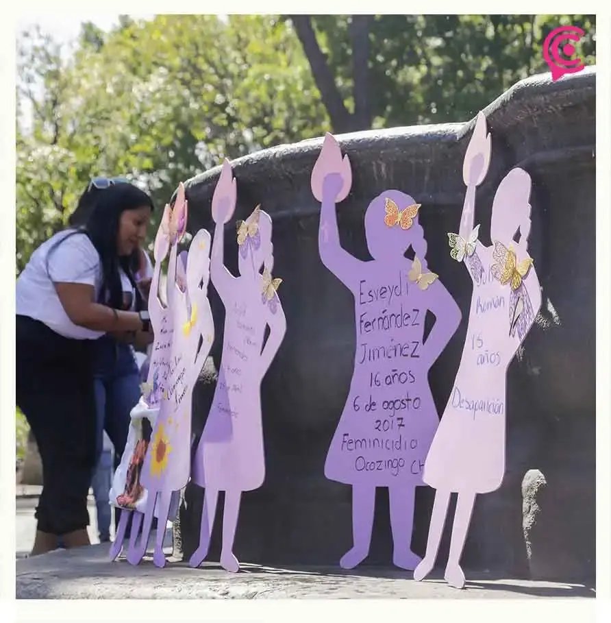Familiares de Paulina Camargo colocan siluetas para visibilizar a desaparecidos en Puebla