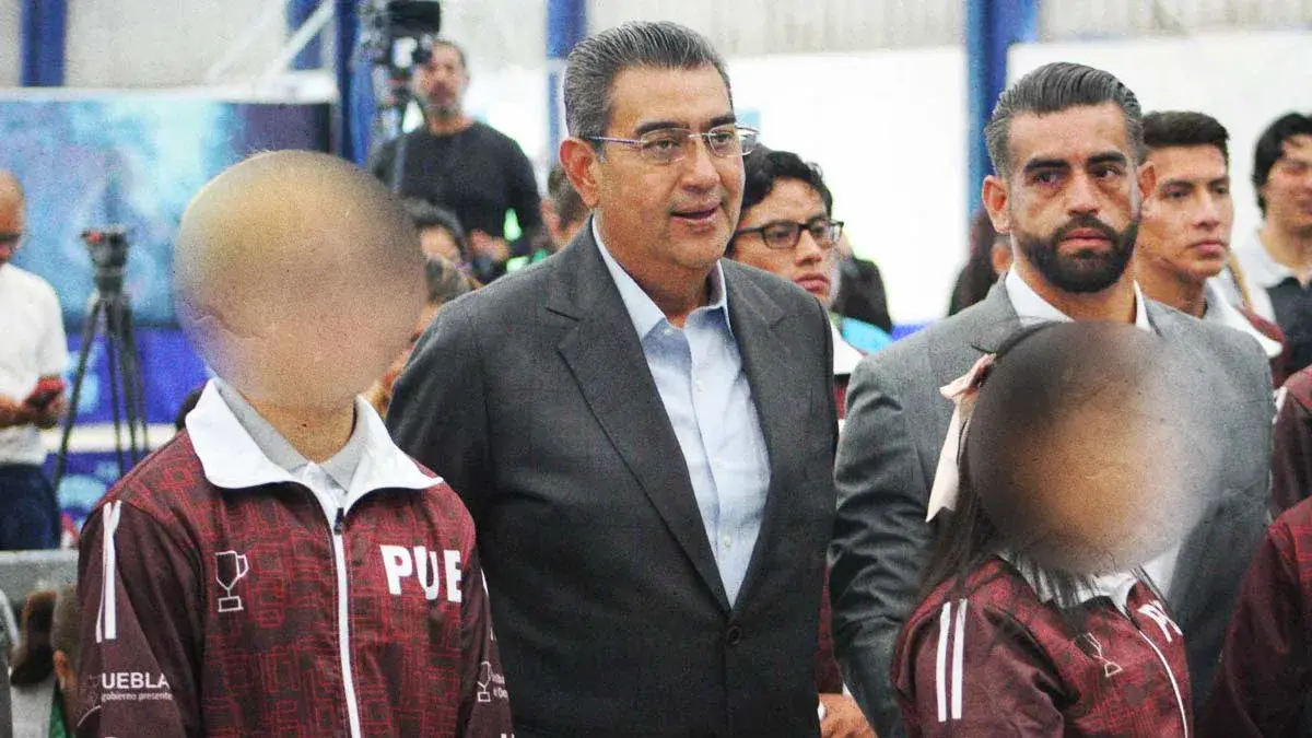 Sergio Salomón Céspedes abandera a la delegación poblana que participará en los Juegos Paranacionales 2024