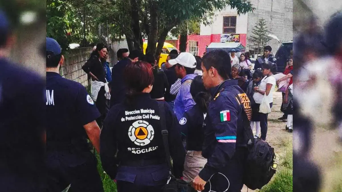 Choque de transporte escolar dejó ocho alumnos lesionados en Puebla capital