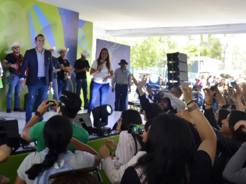 Rectora María Lilia Cedillo Ramírez da la bienvenida a los alumnos y alumnas de nuevo ingreso