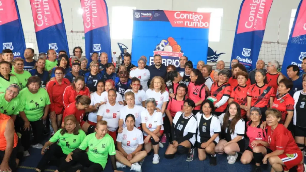 Celebra Ayuntamiento de Puebla Torneo de Barrios de Cachibol