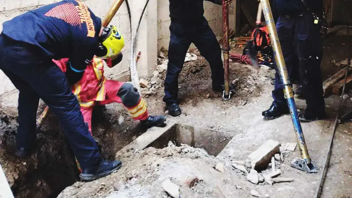 Albañil murió tras caer en cisterna de tres metros de profundidad en Loma Linda, Puebla