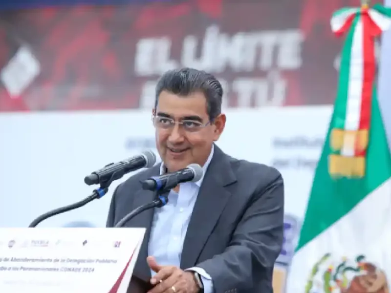 Preside Sergio Salomón abanderamiento de la delegación poblana rumbo a los paranacionales Conade 2024