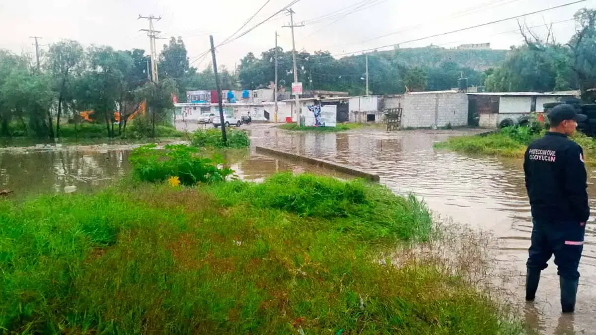 Se desborda barranca en Santa Clara Ocoyucan por lluvias; está al 120% de su capacidad