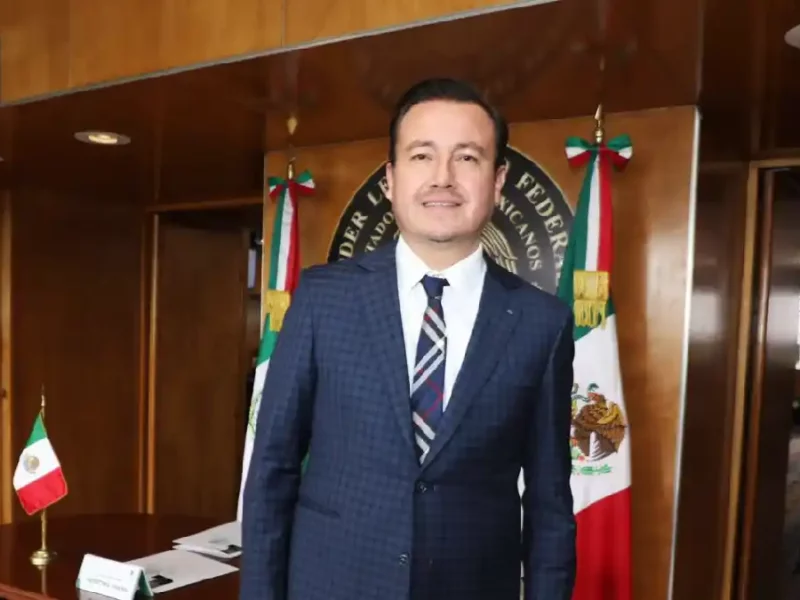 Realiza Carlos Ignacio Mier Bañuelos su registro como diputado federal