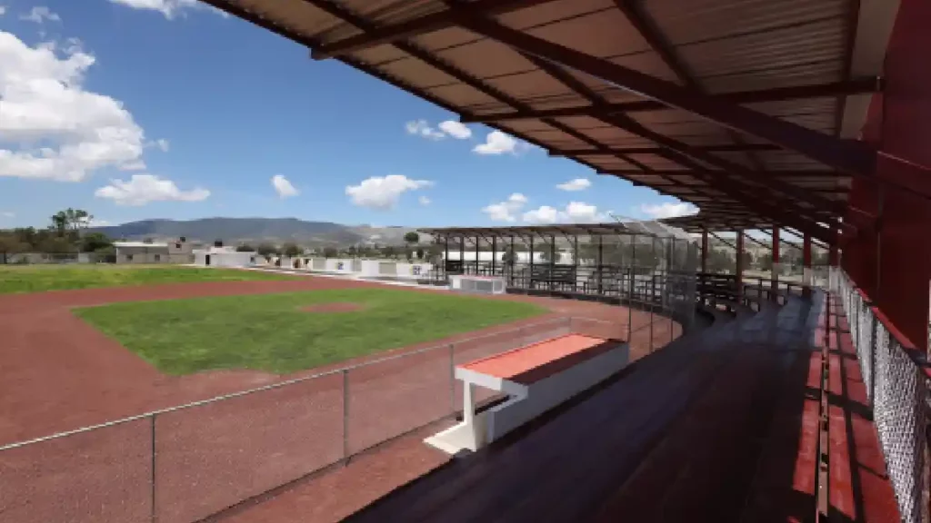 Con entrega de campo de béisbol, gobierno de Sergio Salomón impulsa la recreación ciudadana