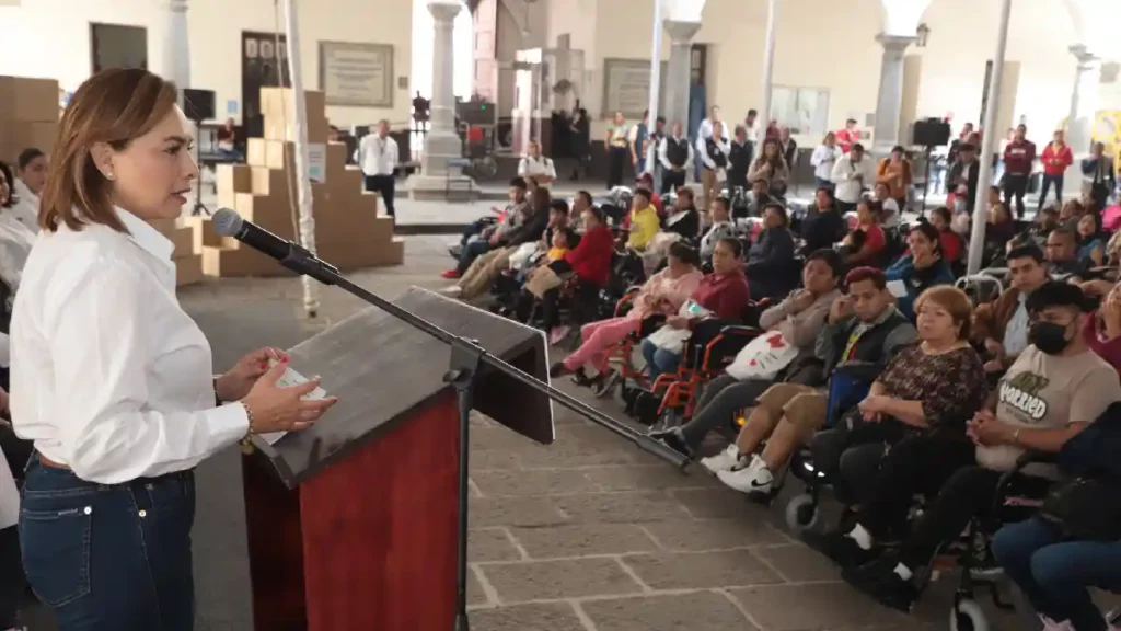 Mejora SEDIF calidad de vida de personas con discapacidad, entrega aparatos ortopédicos