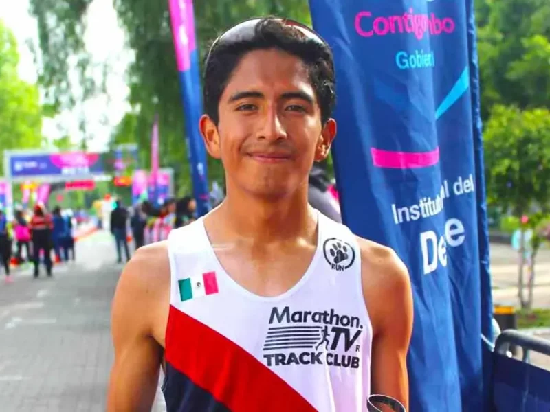 Rodrigo Fuentes gana el Tercer Medio Maratón Puebla 2024; participaron más de tres mil corredores 