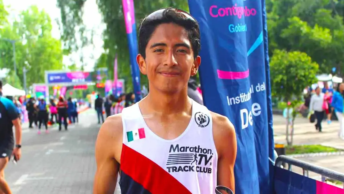 Rodrigo Fuentes gana el Tercer Medio Maratón Puebla 2024; participaron más de tres mil corredores 
