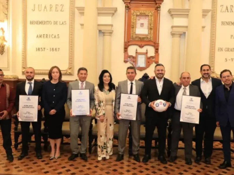 Ayuntamiento de Puebla reconoce como "Poblanos distinguidos" a la familia Trujillo