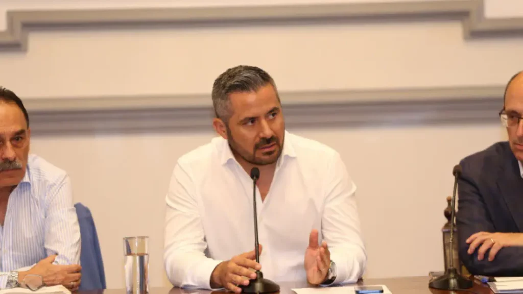 Acuerdan gobierno municipal y CANACO en impulsar acciones en favor del ordenamiento del centro histórico
