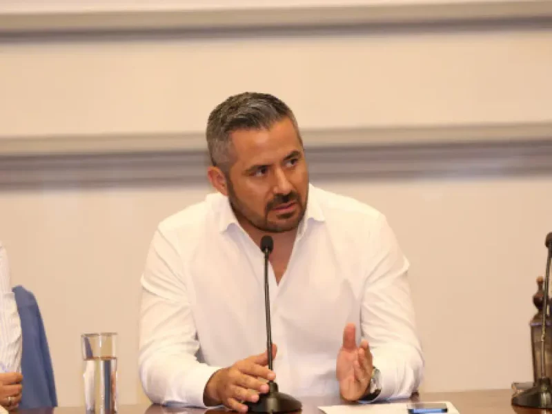 Acuerdan gobierno municipal y CANACO en impulsar acciones en favor del ordenamiento del centro histórico