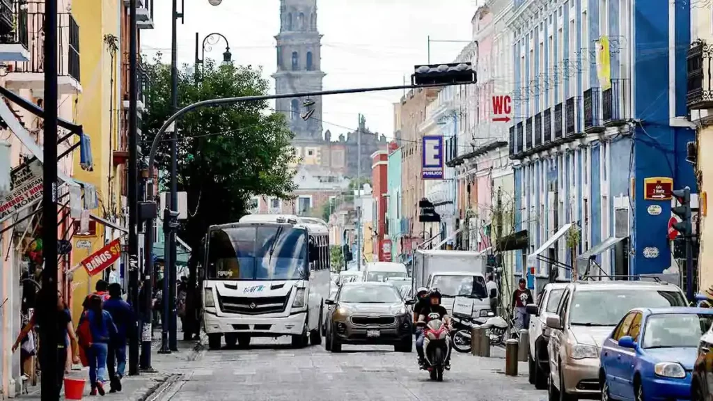 Continúa el diálogo entre el gobierno municipal y la Canaco para ordenar el centro histórico