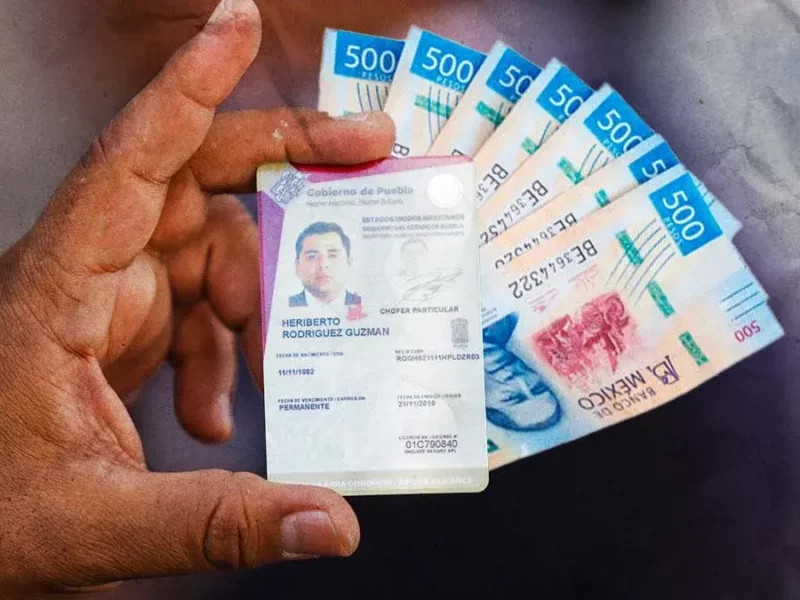 Conductores de plataformas y grúas en Puebla pagarán exámenes para solicitar licencia; aquí los costos 