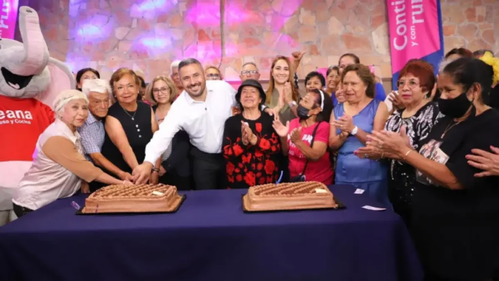 Concluye SMDIF Puebla mes de las personas adultas mayores