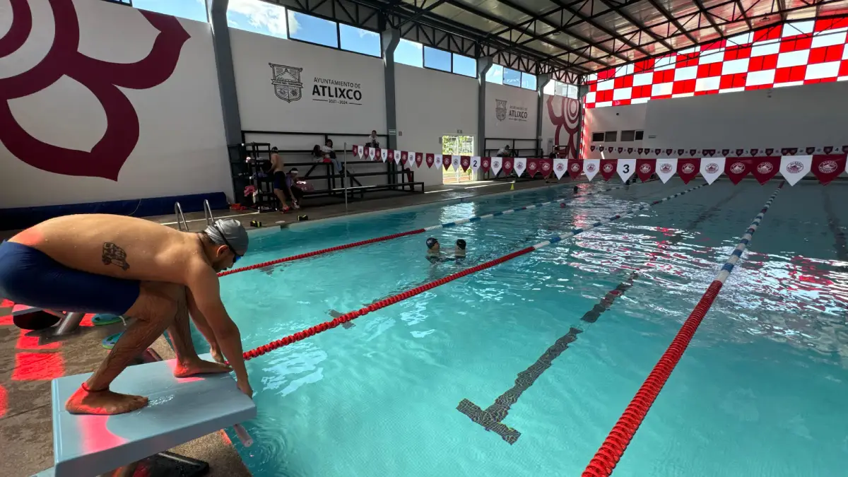 Ariadna Ayala impulsa alberca semiolímpica municipal con gran competencia interna