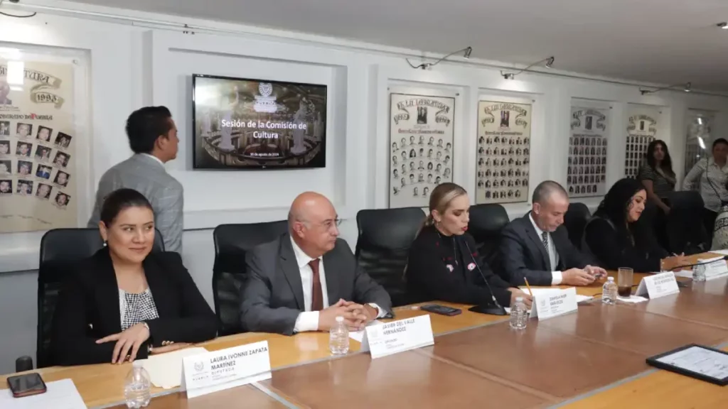 Reconocen a destacadas artesanas poblanas en sesión especial de la Comisión de Cultura del Congreso