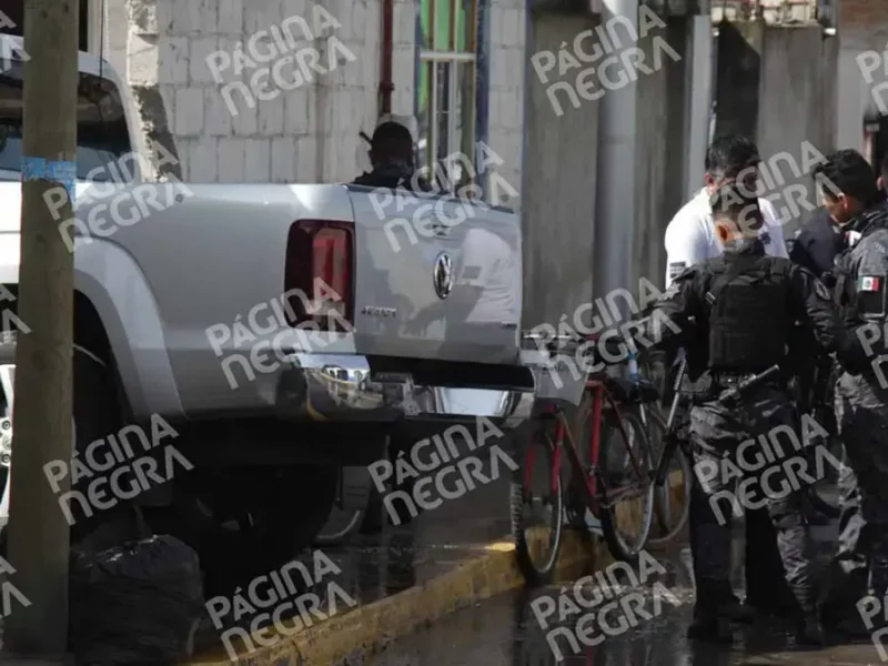 Conductora chocó su camioneta contra una casa tras ser atacada a balazos en San Pedro Cholula 