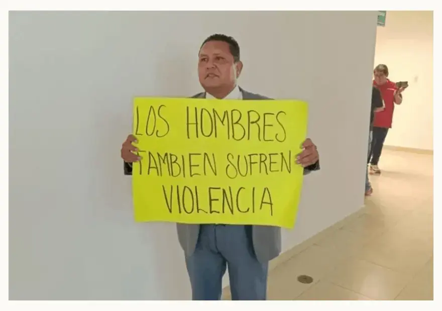 Diputado de Morena aseguró que si la mujer no hace lonche al hombre es microviolencia