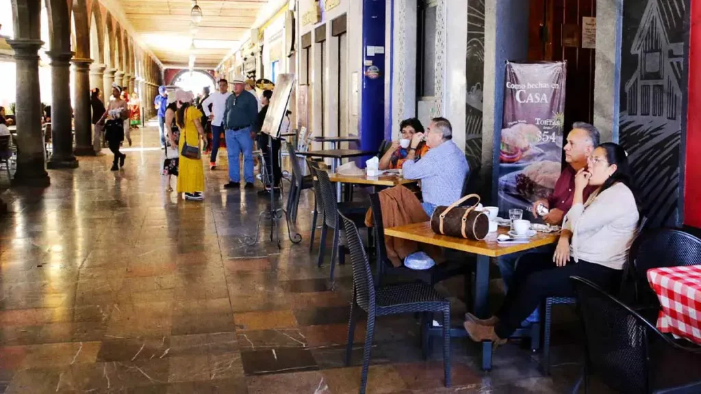 Ventas de restaurantes del Centro Histórico de Puebla bajaron 40% por cierre de calles: Canirac