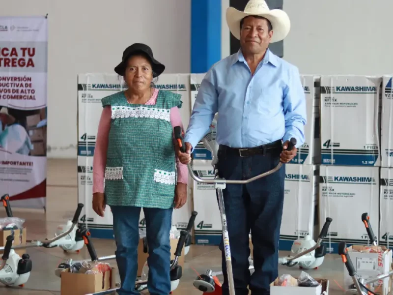 Ayuntamiento de Atlixco y SDR entregan apoyos para continuar recuperando el campo atlixquense
