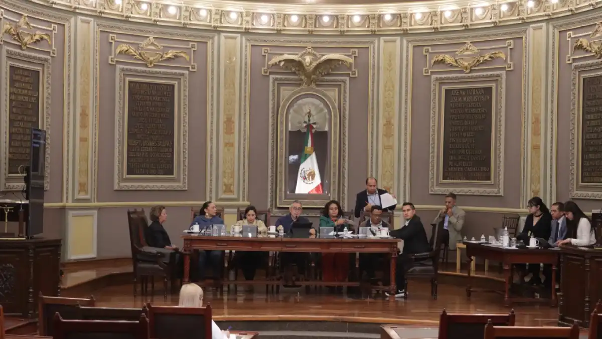 Convoca Comisión Permanente a LXII y LXI Legislatura a sesiones