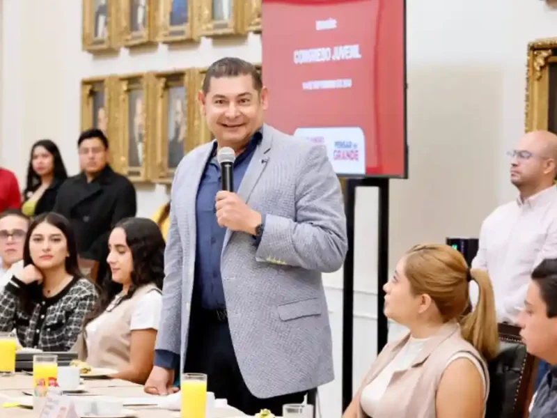 La juventud, clave en el futuro sostenible y tecnológico de Puebla: Armenta