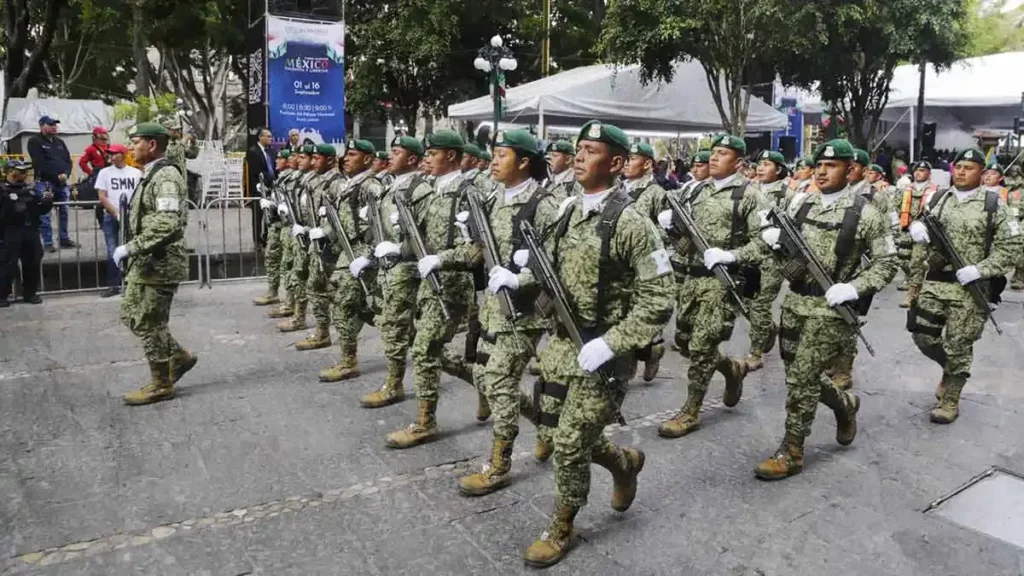 Puebla celebra el 214 Aniversario de la Independencia de México con Desfile Militar 
