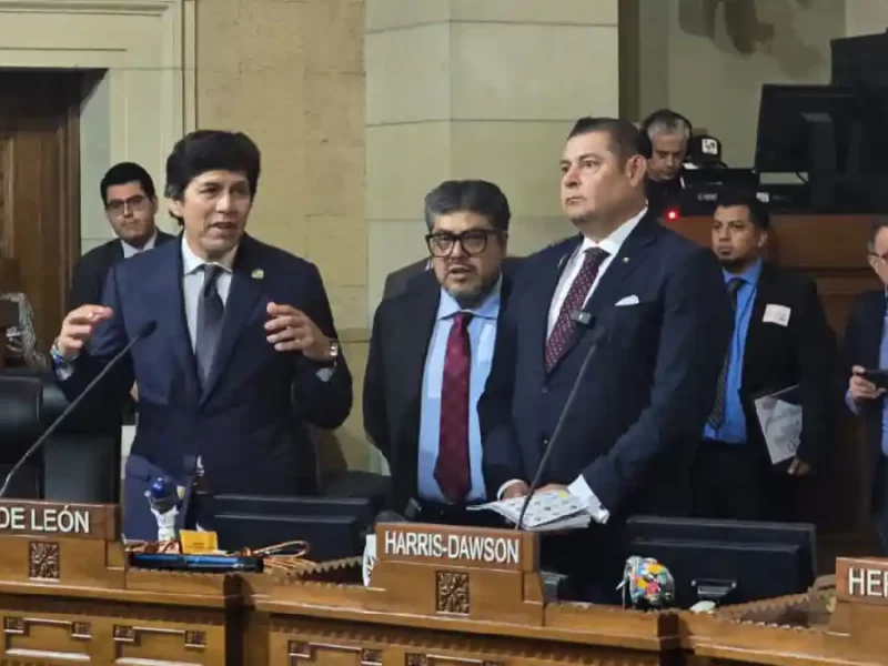 En reunión histórica reciben concejales de la Ciudad de Los Ángeles a Alejandro Armenta