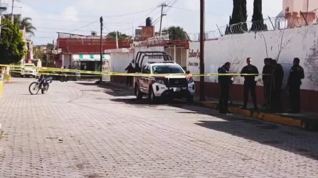Balacera en primaria de Texmelucan deja delincuente muerto; robaba mediante oferta de autos en Facebook