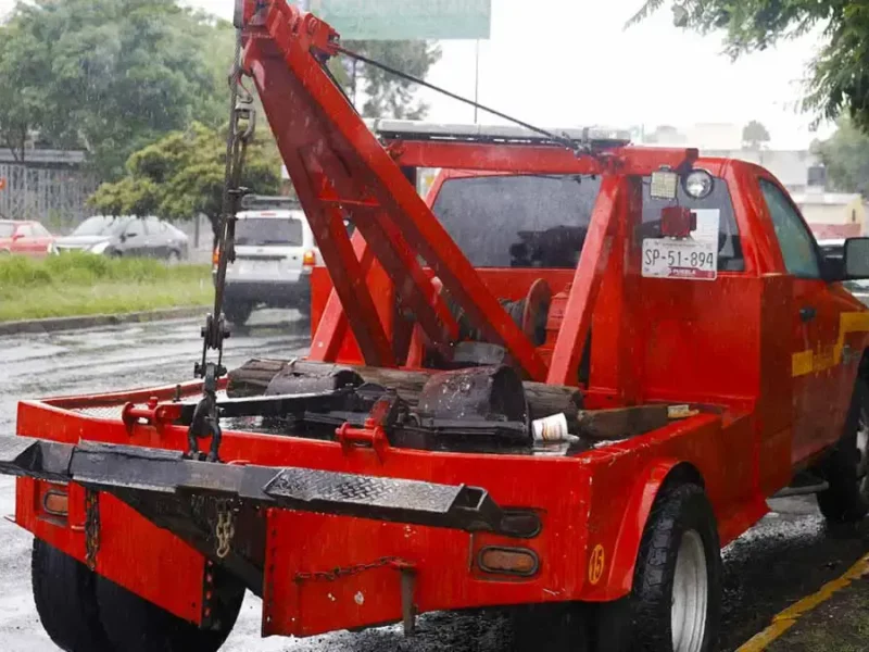 Precios fijos de arrastre y corralón para grúas en Puebla; publican nuevo tabulador de tarifas