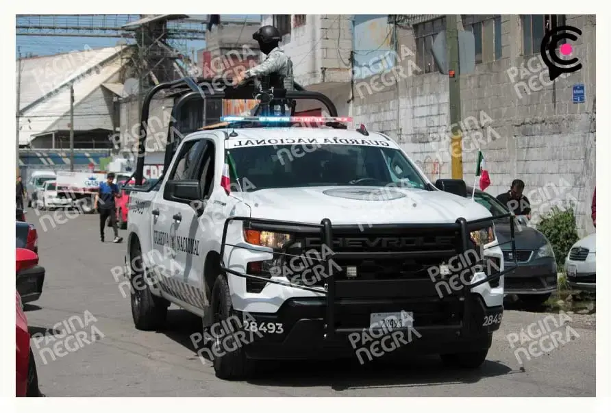 Abandonan camioneta con cuerpos y narcomensaje cerca del Mercado Hidalgo en Puebla 