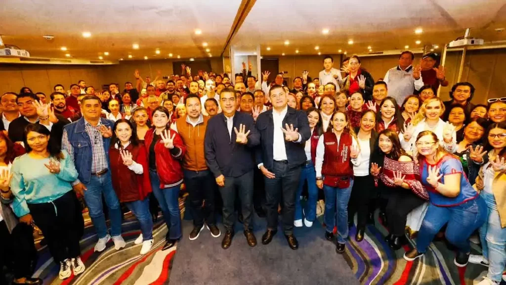 Alejandro Armenta y Sergio Salomón Céspedes asisten al Congreso Nacional de Morena 
