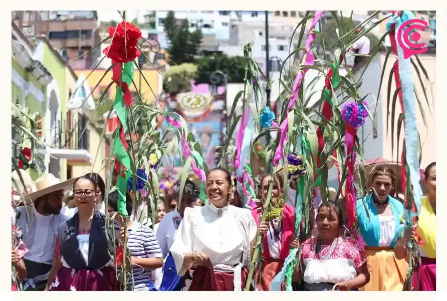 Danzantes realizan el tradicional Convite para invitar al Huey Atlixcáyotl 2024