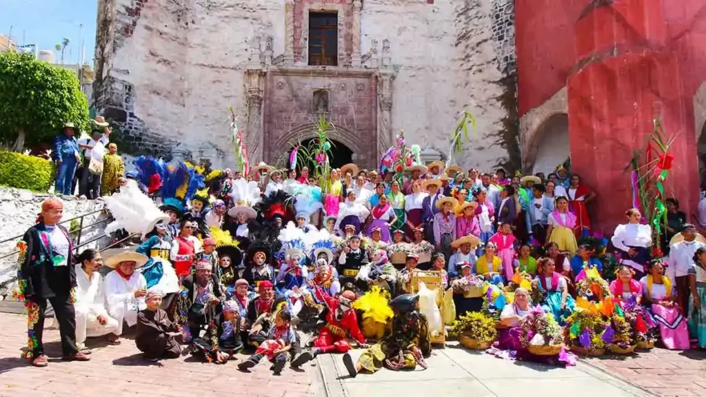 Danzantes realizan el tradicional Convite para invitar al Huey Atlixcáyotl 2024