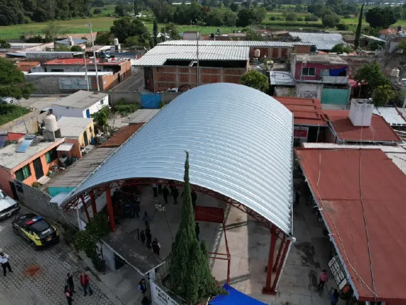 Ariadna Ayala entrega y comienza obras con sentido social en escuelas de Atlixco
