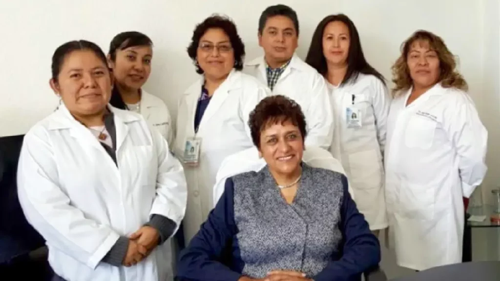 Reconocen a la doctora Teresa Márquez Cabrera con el premio “Dr. Jaime Kravzov Jinich” 2024