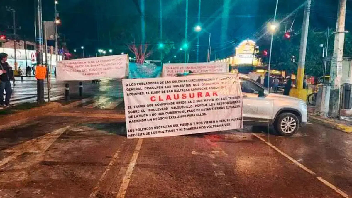 Bloqueo de ejidatarios de San Baltazar Campeche en bulevar Valsequillo cumple 24 horas 