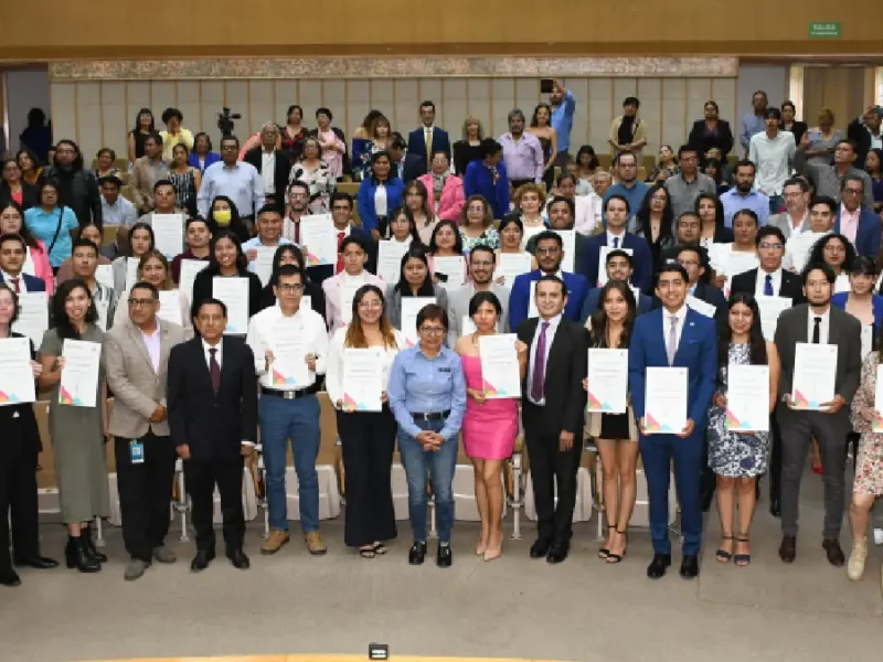 Reciben 245 egresados BUAP el Premio Ceneval al Desempeño de Excelencia EGEL