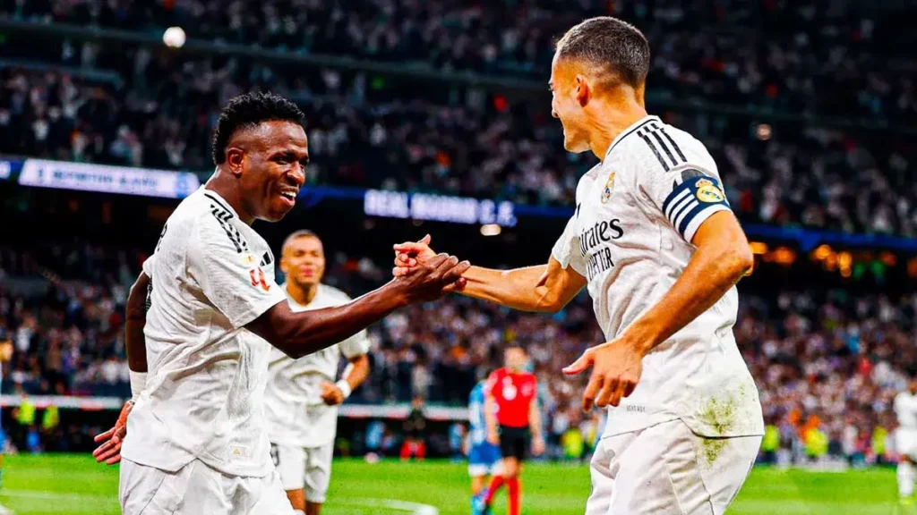 Real Madrid consigue dramático triunfo sobre el Alavés en la Liga Española 