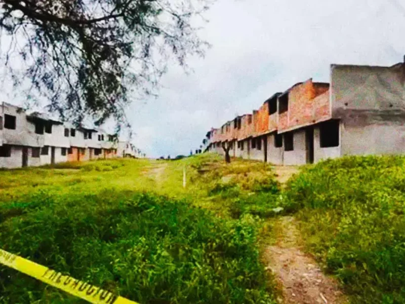 Hallan a indigente muerto dentro de unidad habitacional abandonada en Tehuacán