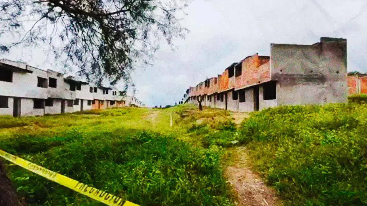 Hallan a indigente muerto dentro de unidad habitacional abandonada en Tehuacán