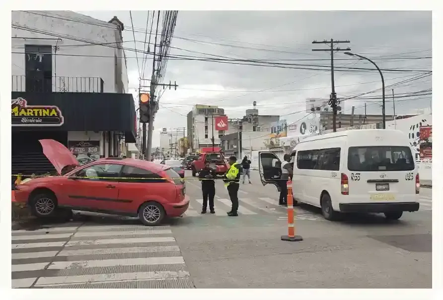 Choque entre Ruta S3 y auto dejó cinco lesionados en Chulavista, Puebla 