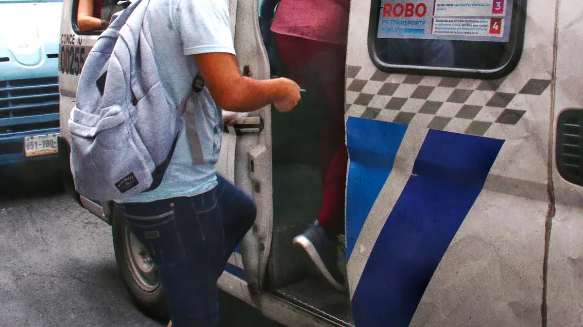 Gobierno de Puebla sancionará al transporte público que no respete descuento a estudiantes