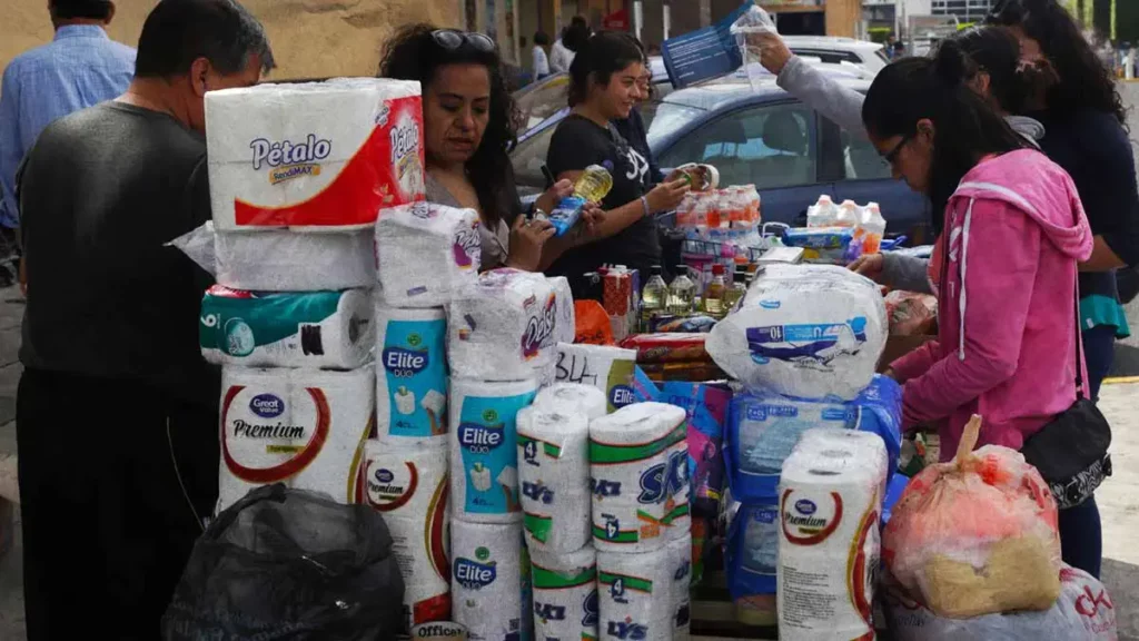 Gobierno de Puebla habilita dos centros de acopio para damnificados de Guerrero