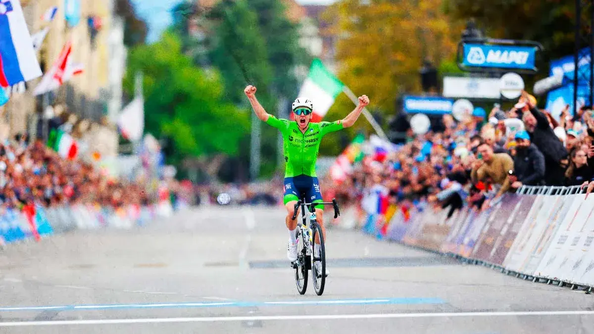 Tadej Pogacar se consagra campeón del mundial de ruta en Zurich, Suiza