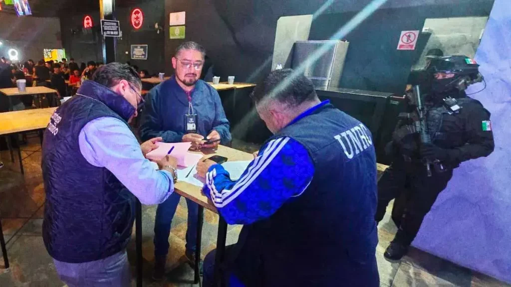 Clausuran bar “Tak Jana” y “Alter Puebla" por falta de permisos para operar