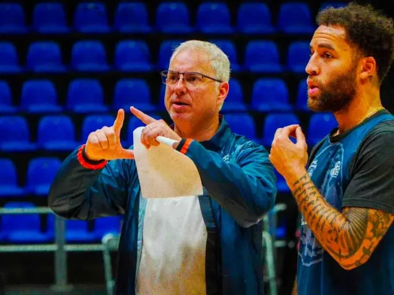 “Me gustaría estar en la misma intensidad que el rival”: Claudio Arrigoni coach Lobos Plateados